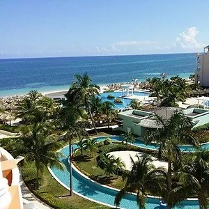 https://ventus-at-marina-el-cid-spa-and-beach-resort.allrivieramayahotels.com